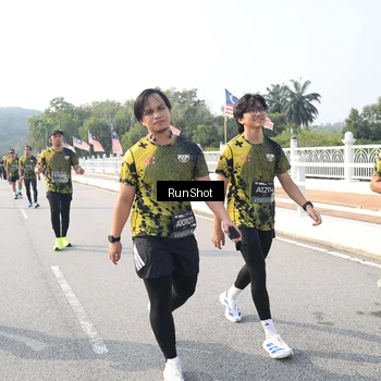 Runner Photo 6913119