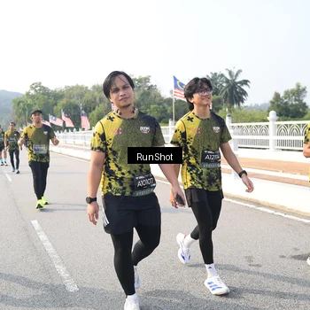 Runner Photo 6913120