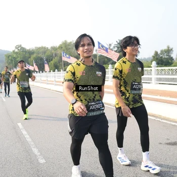 Runner Photo 6913129