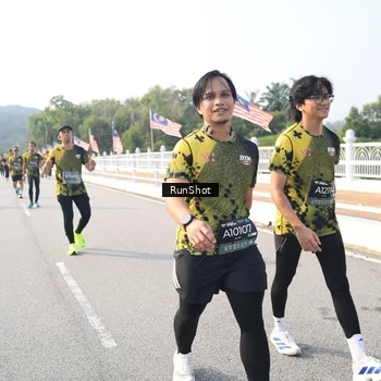 Runner Photo 6913134