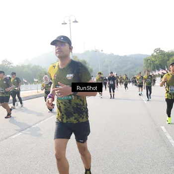 Runner Photo 6913139