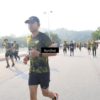 Runner Photo 6913143