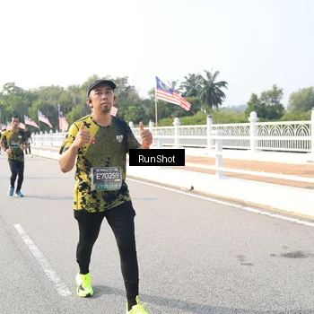 Runner Photo 6913154