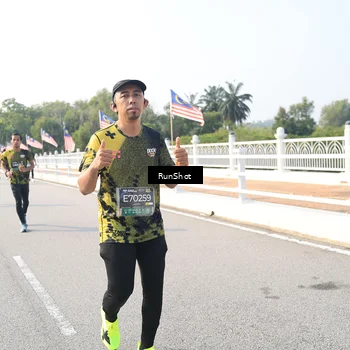Runner Photo 6913163