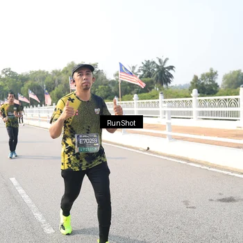 Runner Photo 6913168