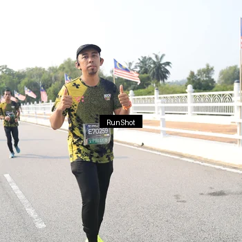 Runner Photo 6913170