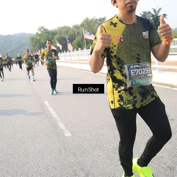 Runner Photo 6913181