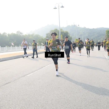 Runner Photo 6913193