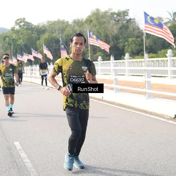Runner Photo 6913210