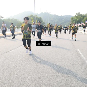 Runner Photo 6913229