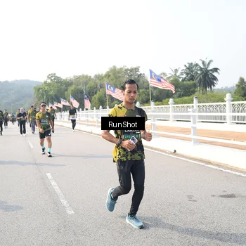 Runner Photo 6913232