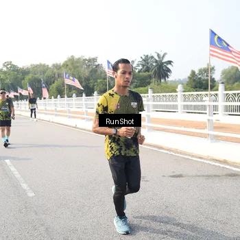 Runner Photo 6913260
