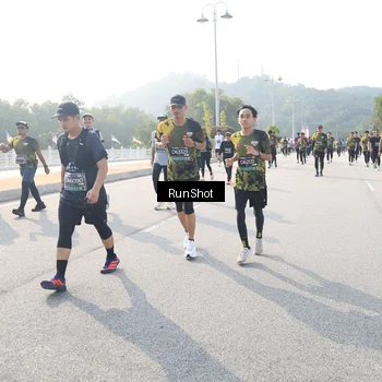 Runner Photo 6913291