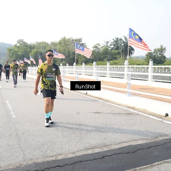 Runner Photo 6913353