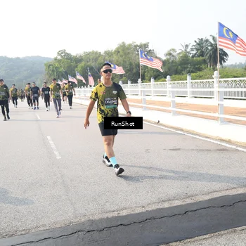 Runner Photo 6913355