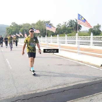 Runner Photo 6913358