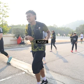 Runner Photo 6913433