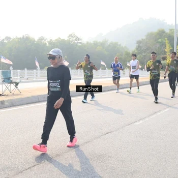 Runner Photo 6913447