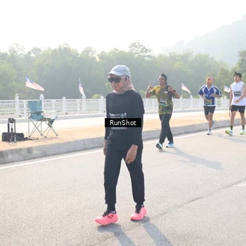 Runner Photo 6913450