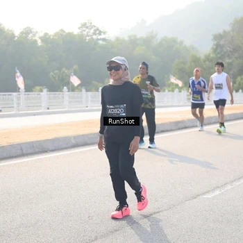 Runner Photo 6913452
