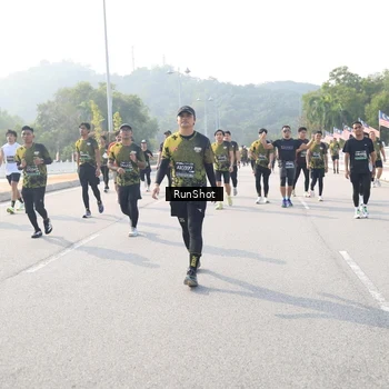 Runner Photo 6913466