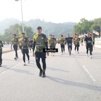 Runner Photo 6913474