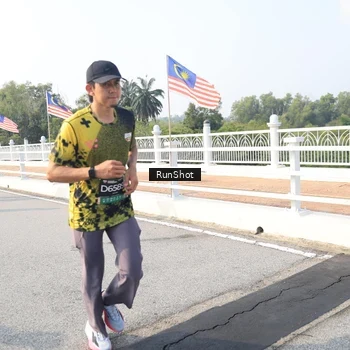 Runner Photo 6913487