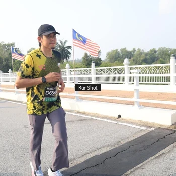 Runner Photo 6913490