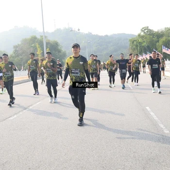 Runner Photo 6913500