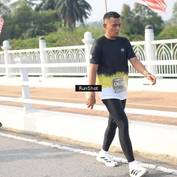 Runner Photo 6913529