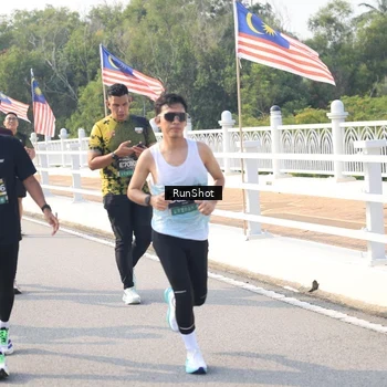 Runner Photo 6913542