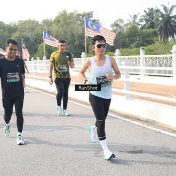Runner Photo 6913560
