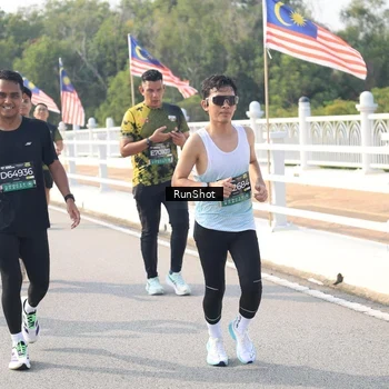 Runner Photo 6913569