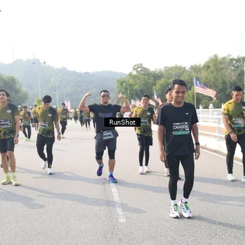 Runner Photo 6913576