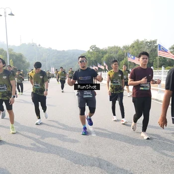 Runner Photo 6913613