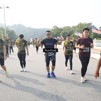 Runner Photo 6913625