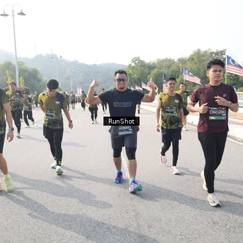 Runner Photo 6913627