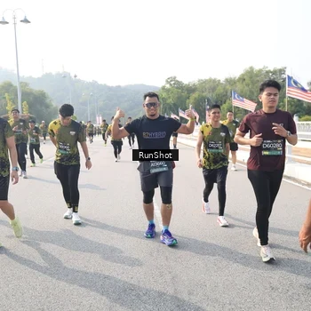 Runner Photo 6913639