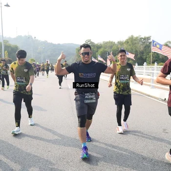 Runner Photo 6913642