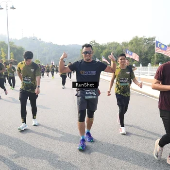 Runner Photo 6913644