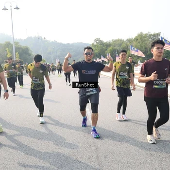 Runner Photo 6913655