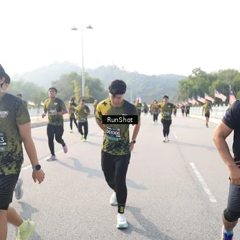 Runner Photo 6913665
