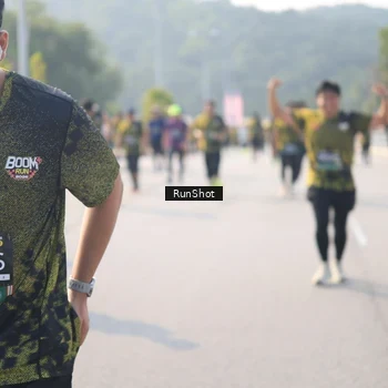 Runner Photo 6913683