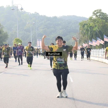 Runner Photo 6913697