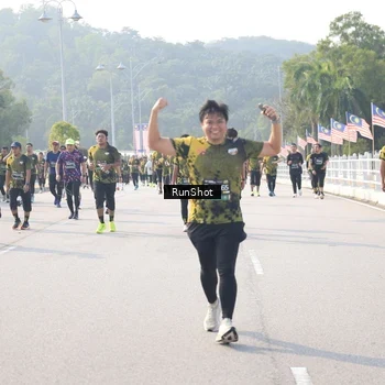 Runner Photo 6913699