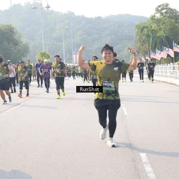 Runner Photo 6913706