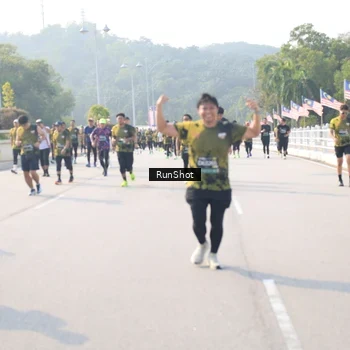 Runner Photo 6913716