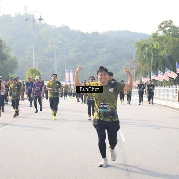Runner Photo 6913717