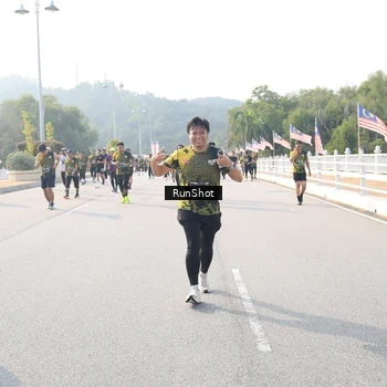 Runner Photo 6913729