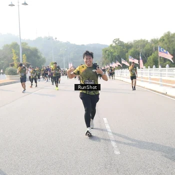 Runner Photo 6913746